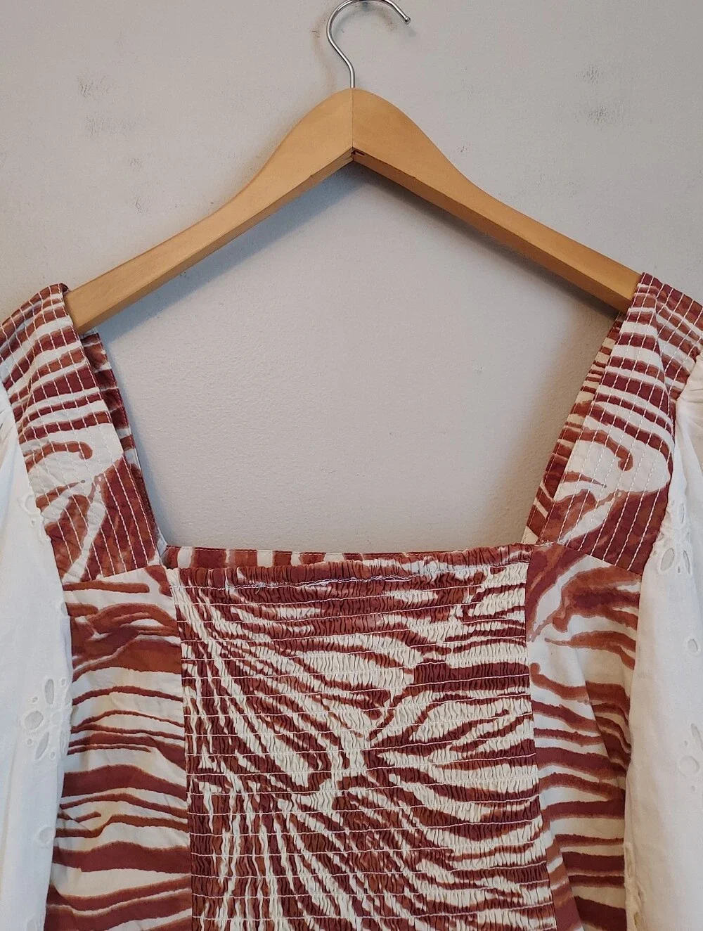 Anthropologie Love The Label Animal Print Long Sleeve Top Size Small